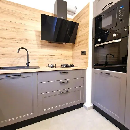 Brajkovic-near The Sea And Center *