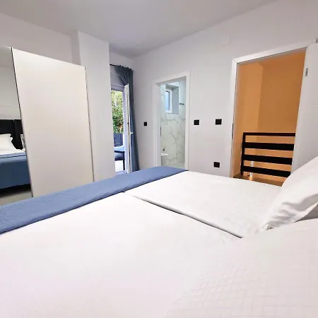 別荘 Brajkovic-near The Sea And Center ロヴィニ