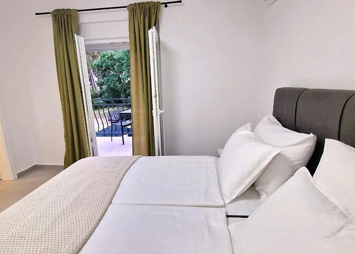 Brajkovic-near The Sea And Center